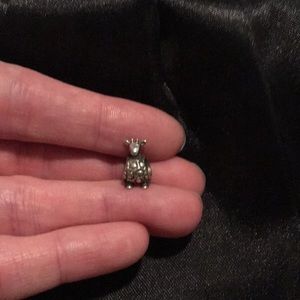 Pandora giraffe charm